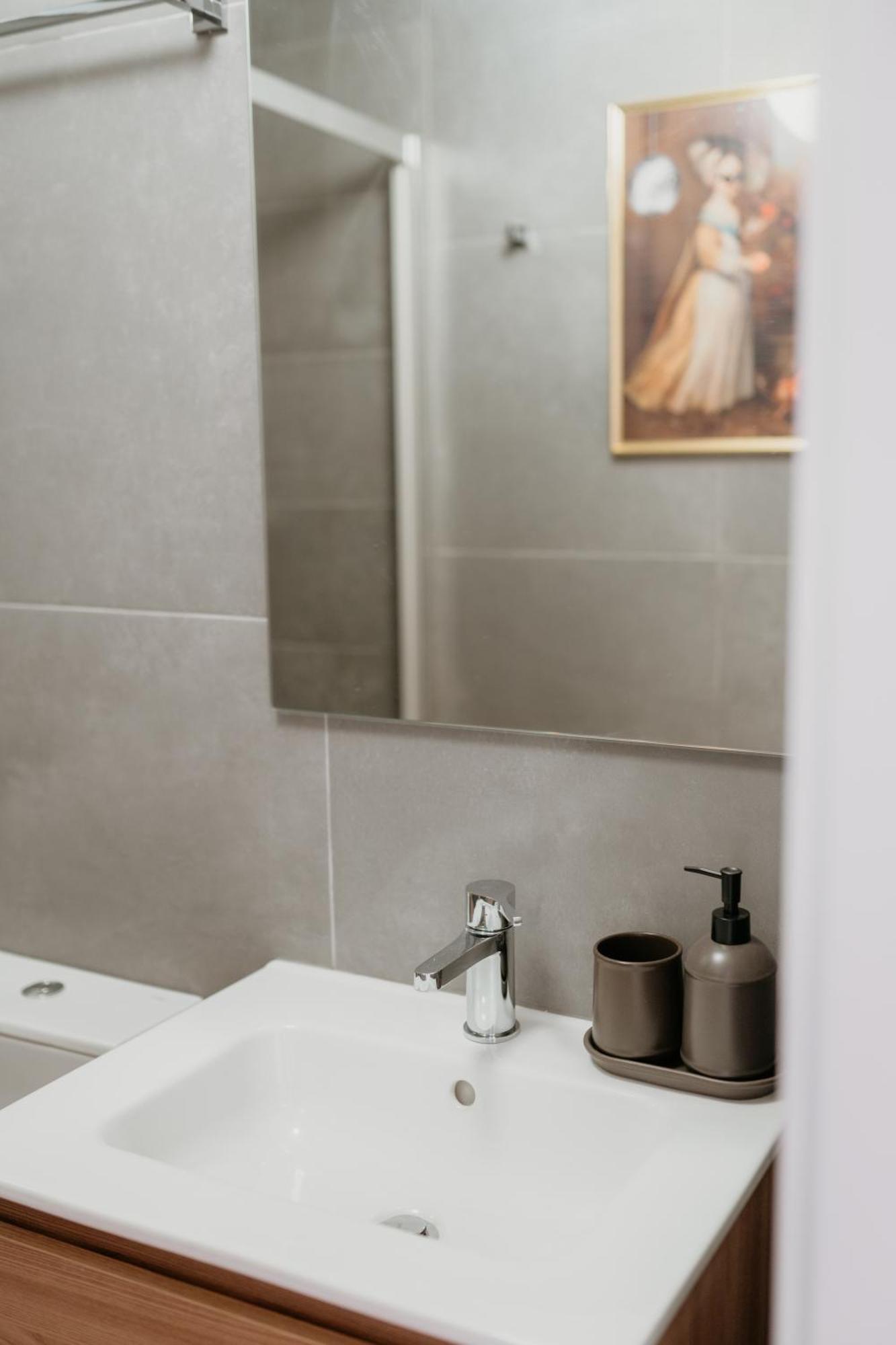 Orange House - Elegant Two-bedroom 1e Lejlighed